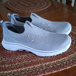 Skechers Light Gray Knit Slip-Ons